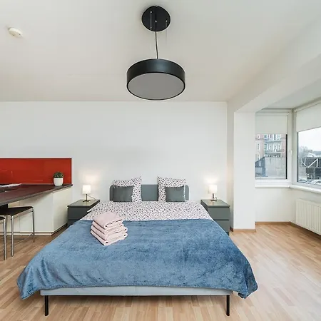 Apartment Bright Near Station/ Urban Rent