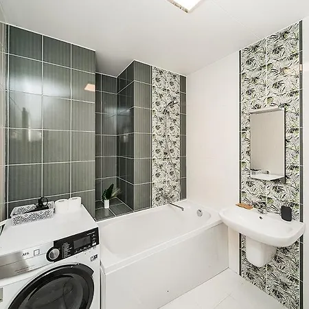 Bright Near Station/ Urban Rent