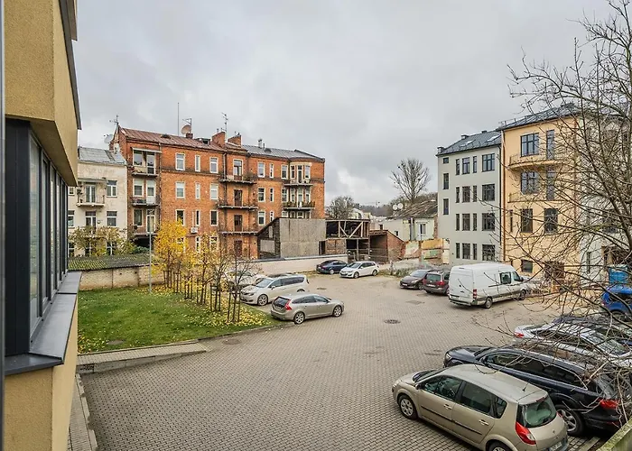 Bright Near Station/ Urban Rent Apartament Kowno